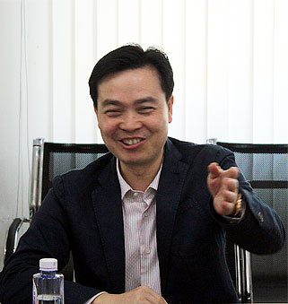 匯泰龍公司董事長陳鴻填先生